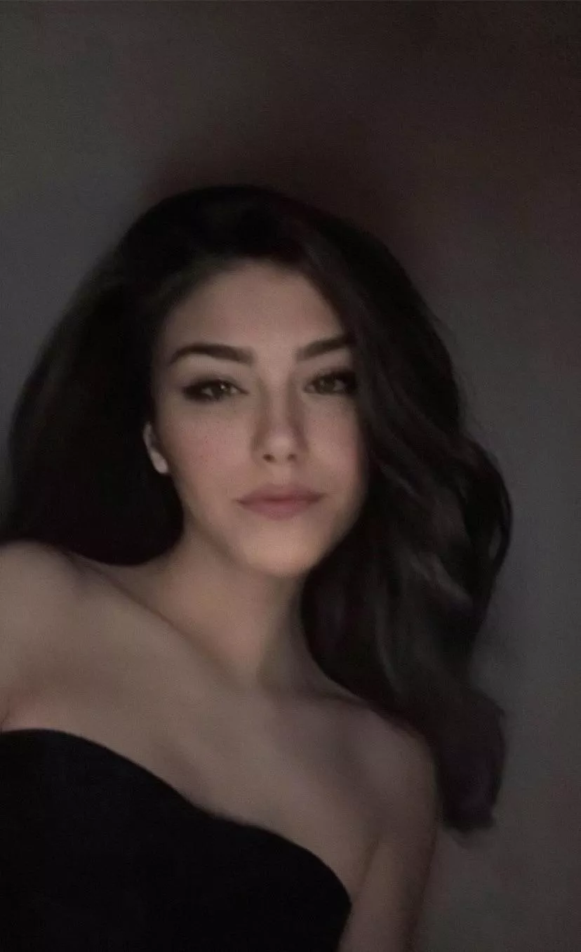 how’s the view? 🫶🏼 posted by CarmillaCakey