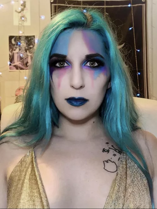 I enjoy makeup experiments by TeaRexQueen