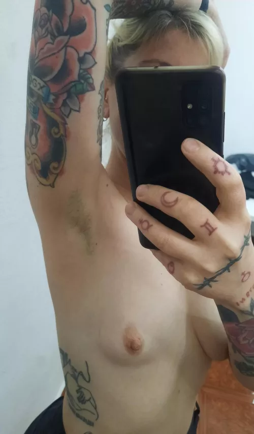 I just hope you leave my armpits super clean after sucking them by Nnoehe