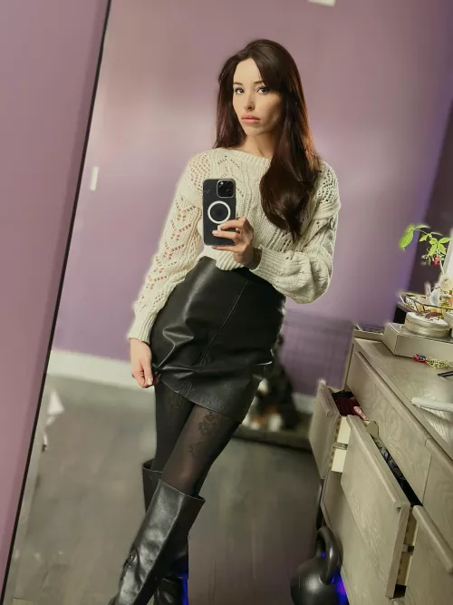 I like outfits like this, seemingly innocent with just enough leather to suggest otherwise by elgatogorda