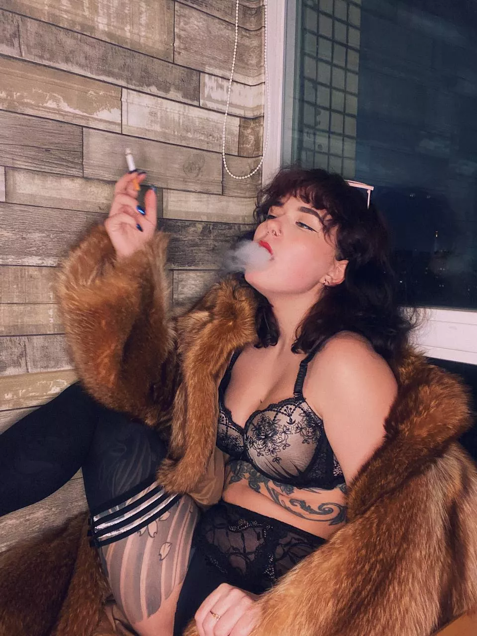 I prefer luxury smoking posted by Uncosenya