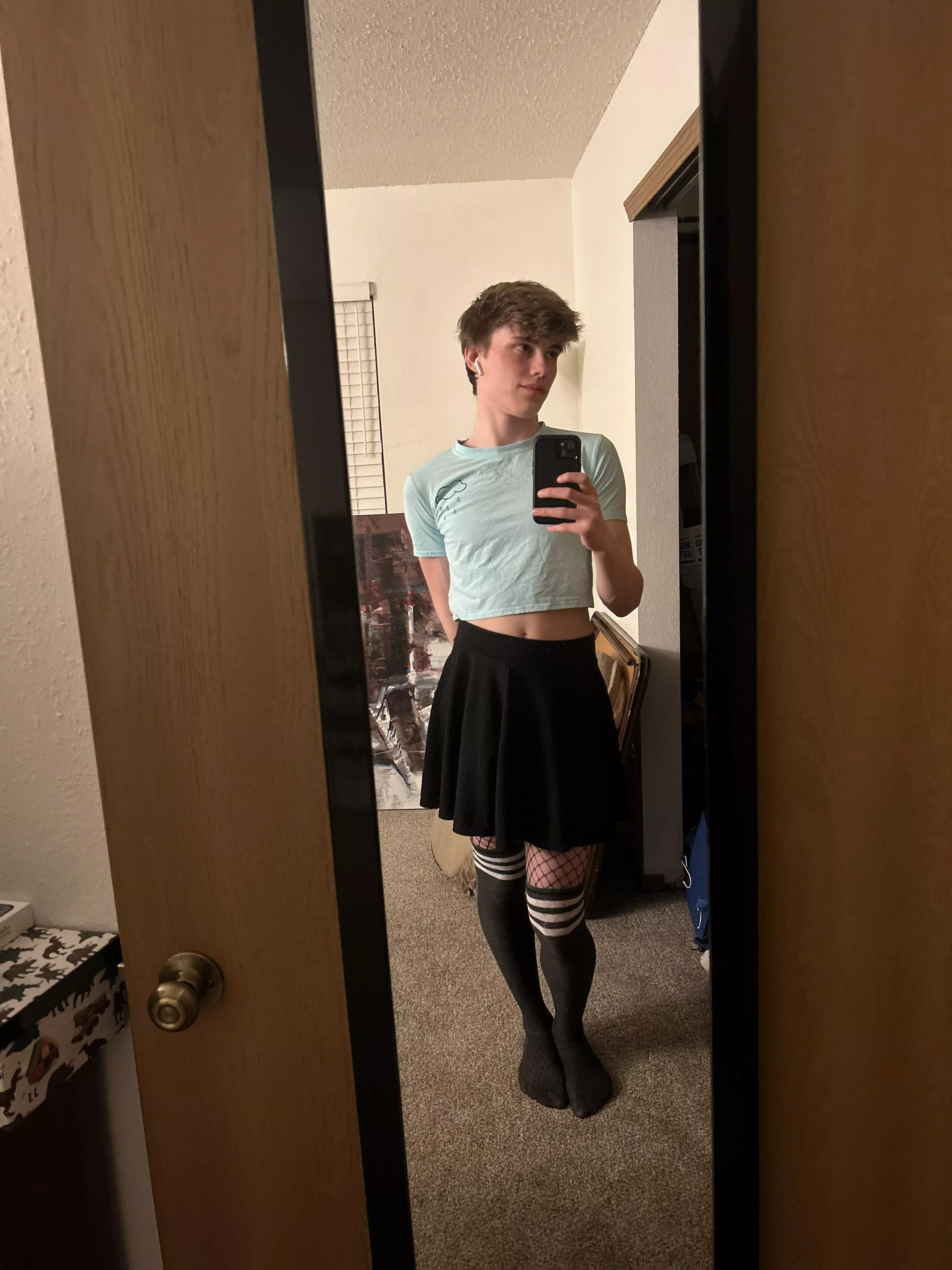 i’m totally killing this. (ignore my dino box posted by raythegayhey