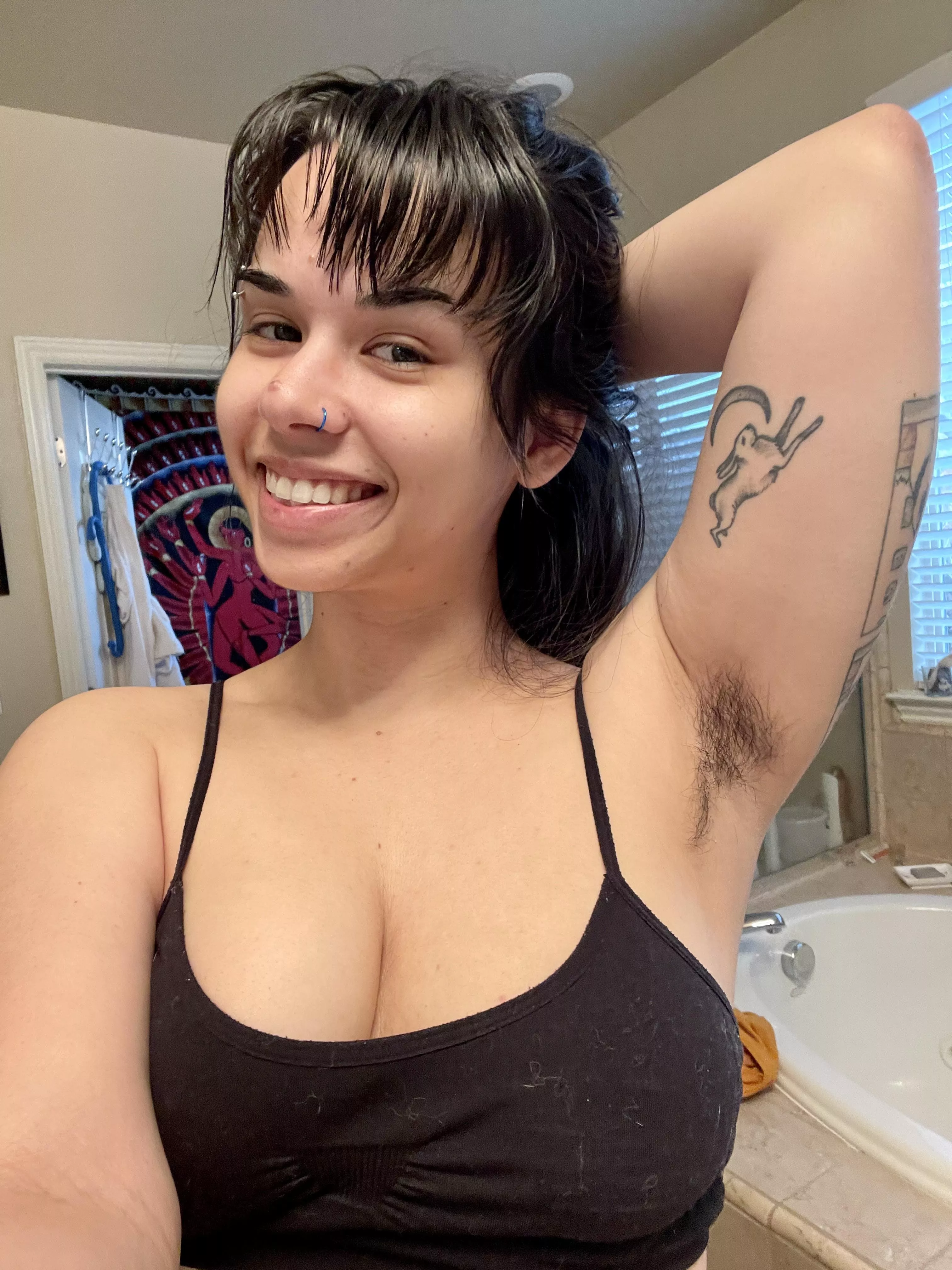 Just had a work out, who wants to smell my sweaty bra? posted by sweettealeaf