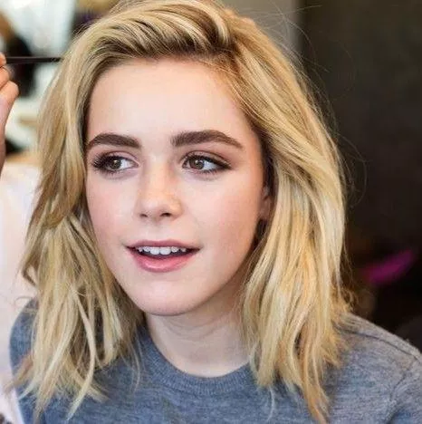 Kiernan Shipka has such a pretty face to fuck posted by magicbull7798