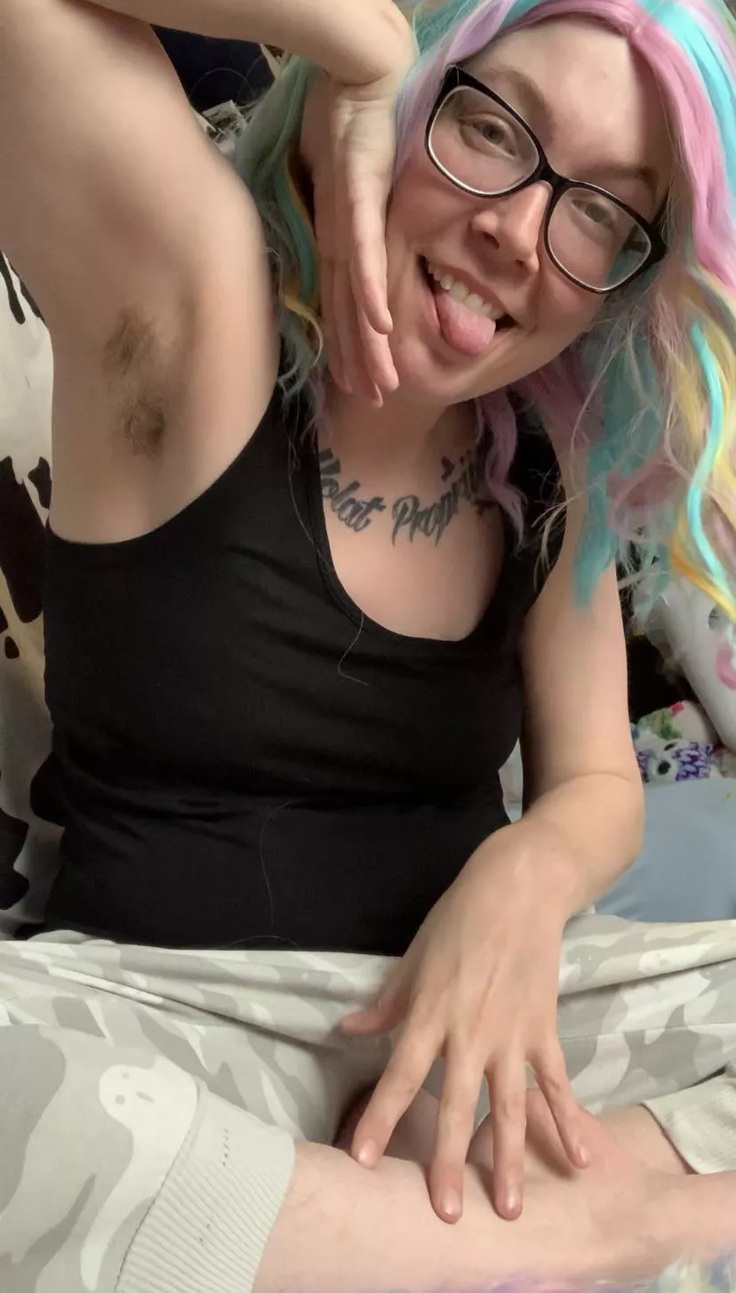 Lounging with these sexy pits posted by Kaizemay