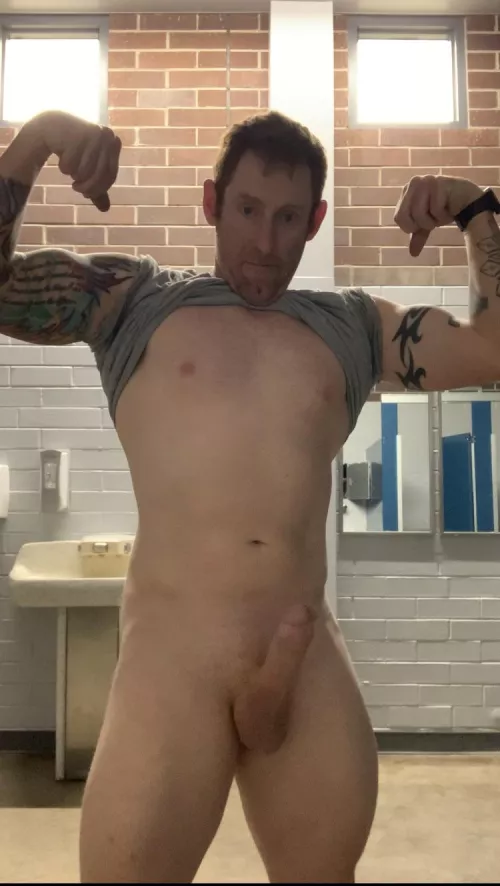 (M) Feeling the gym gains. Any of you ladies want to be my workout partner. Shoot me a message by fitmaintenceginger