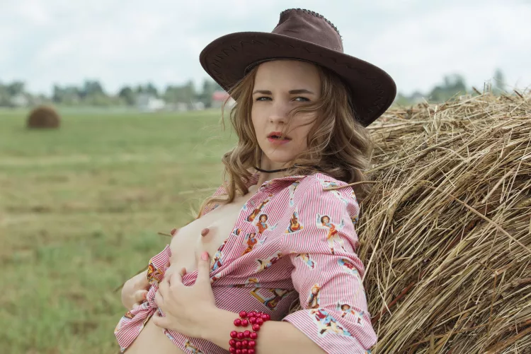 Monica FG by famegirls