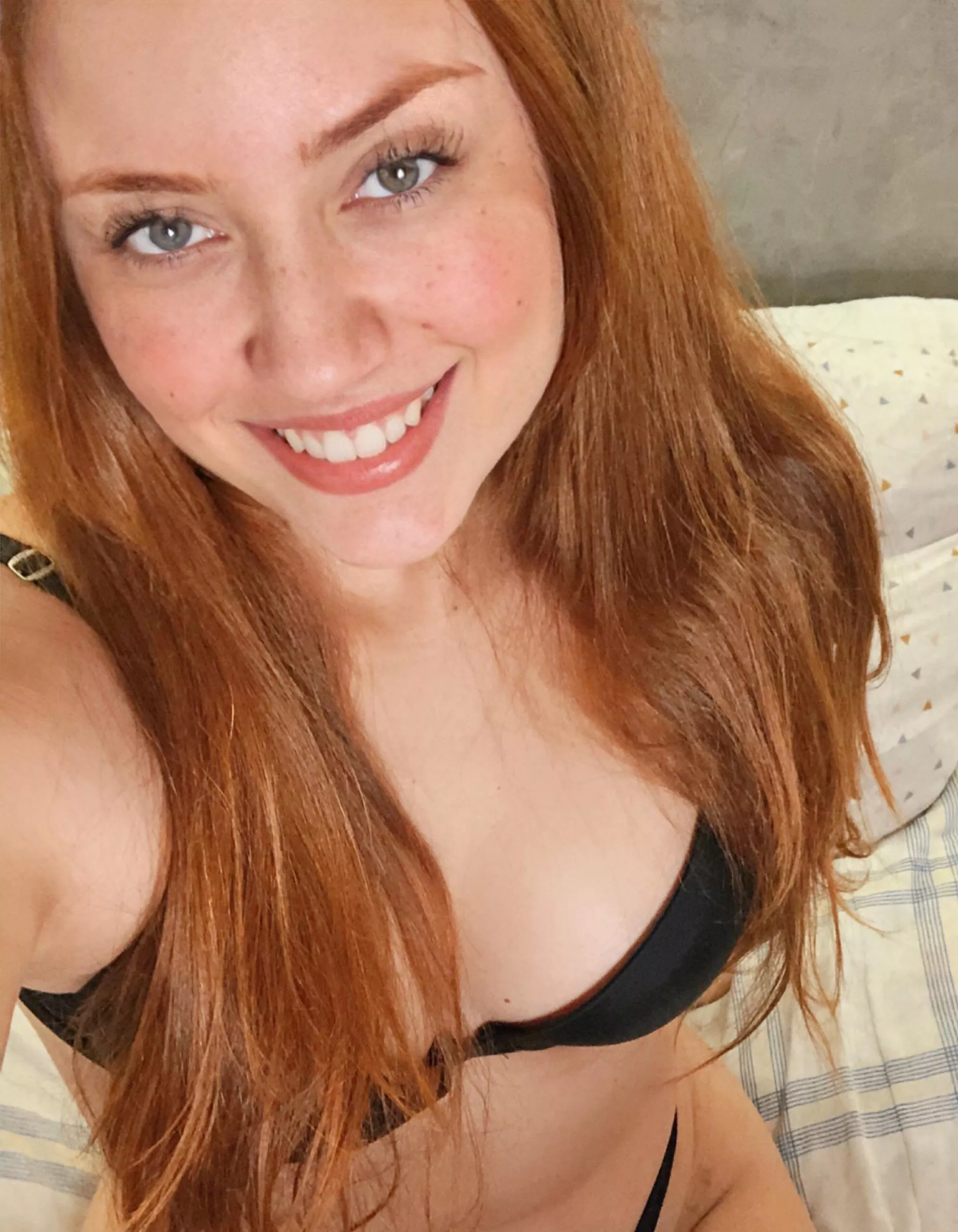 My eyes are up here [f] posted by Puzzled_MJ