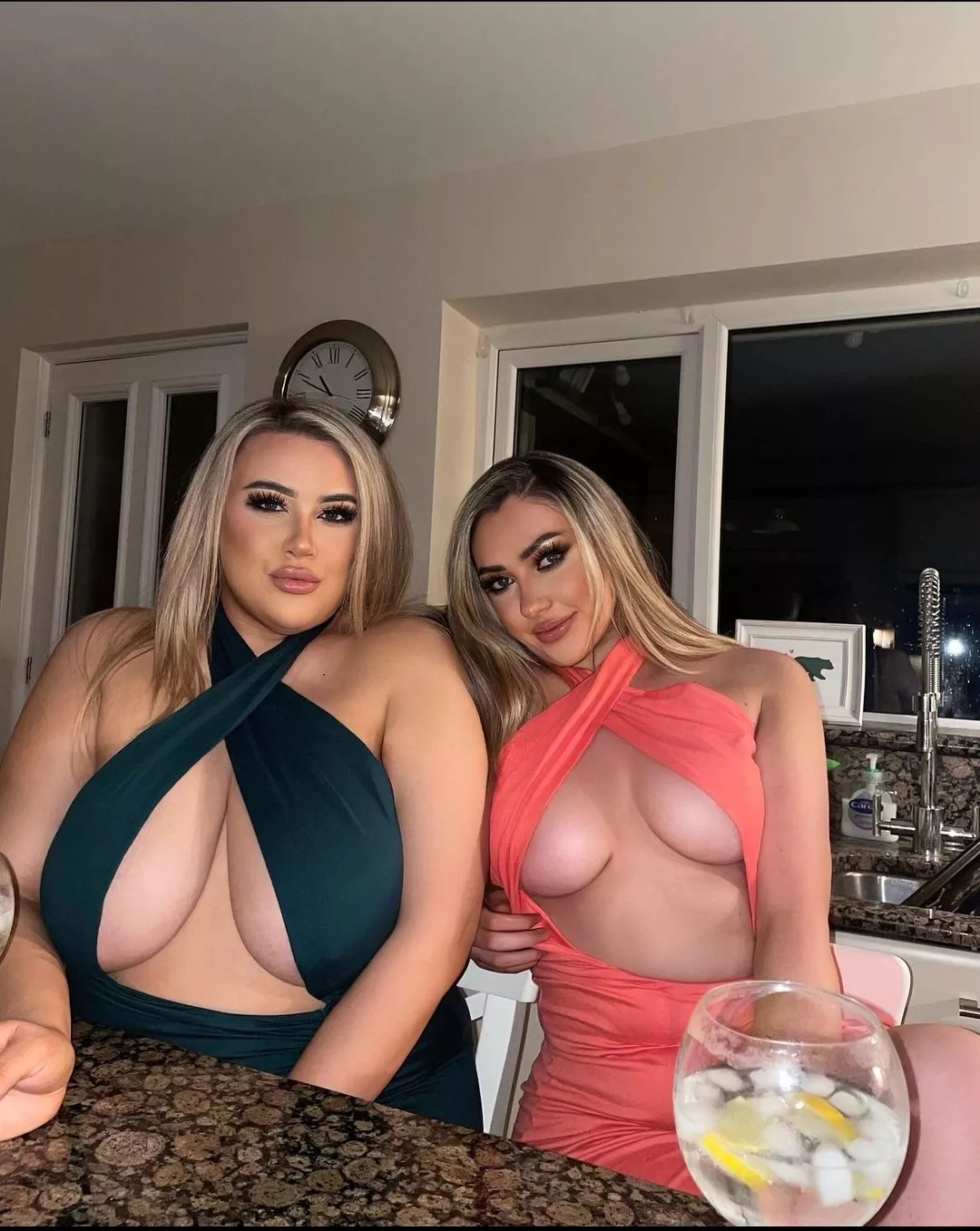 ⬅️ or ➡️ posted by [deleted]