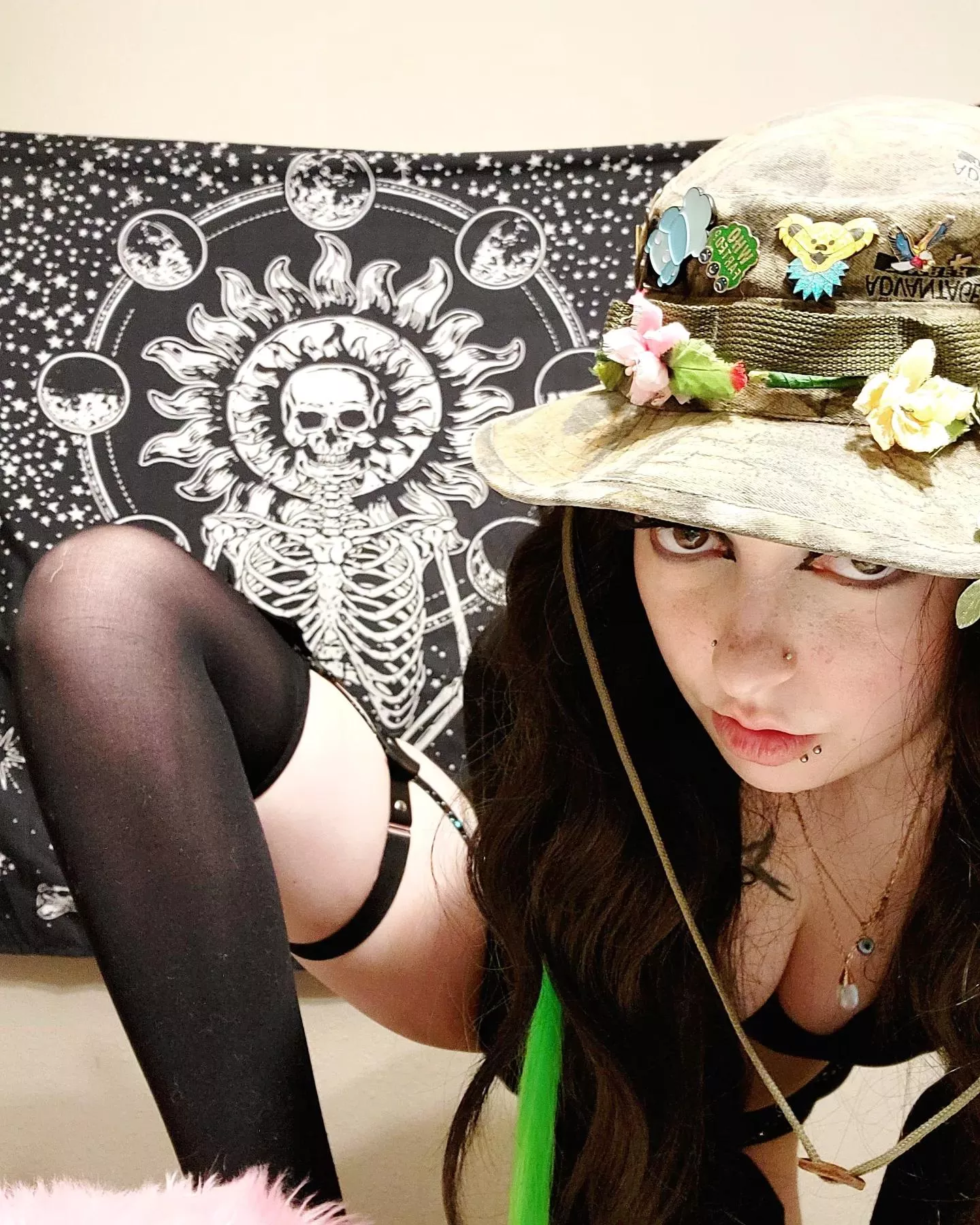 Pale girls exist posted by xdream_scapex