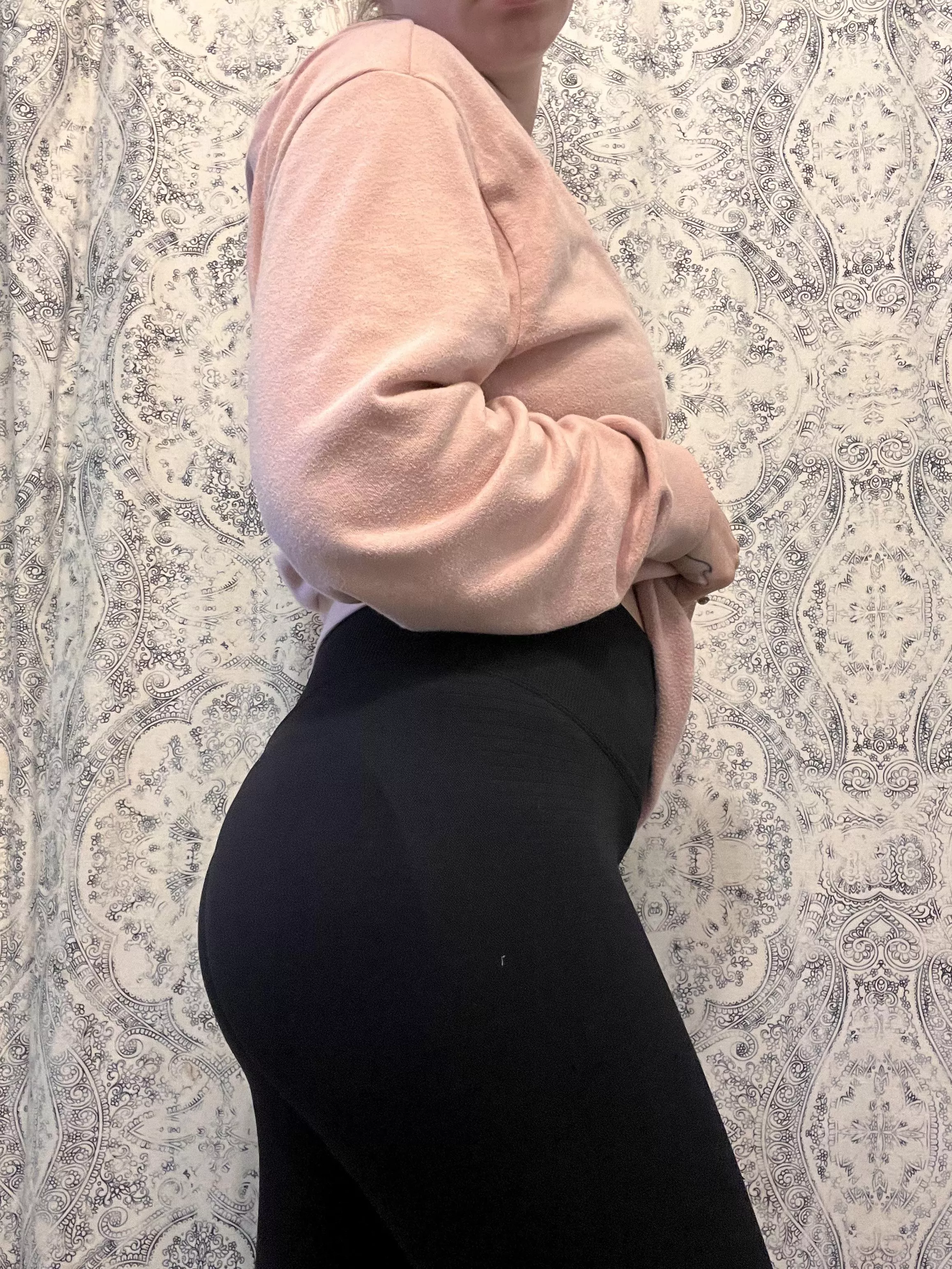 Petite curves posted by Beautynthebeast47