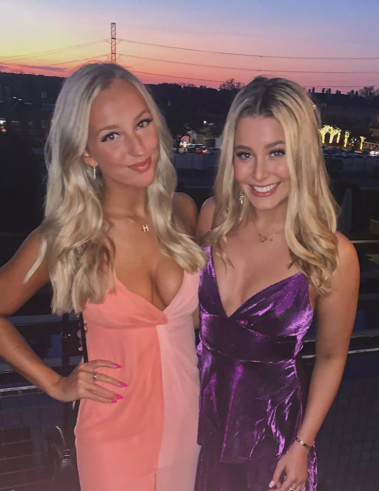 Pink v Purple posted by theowuriwufoa