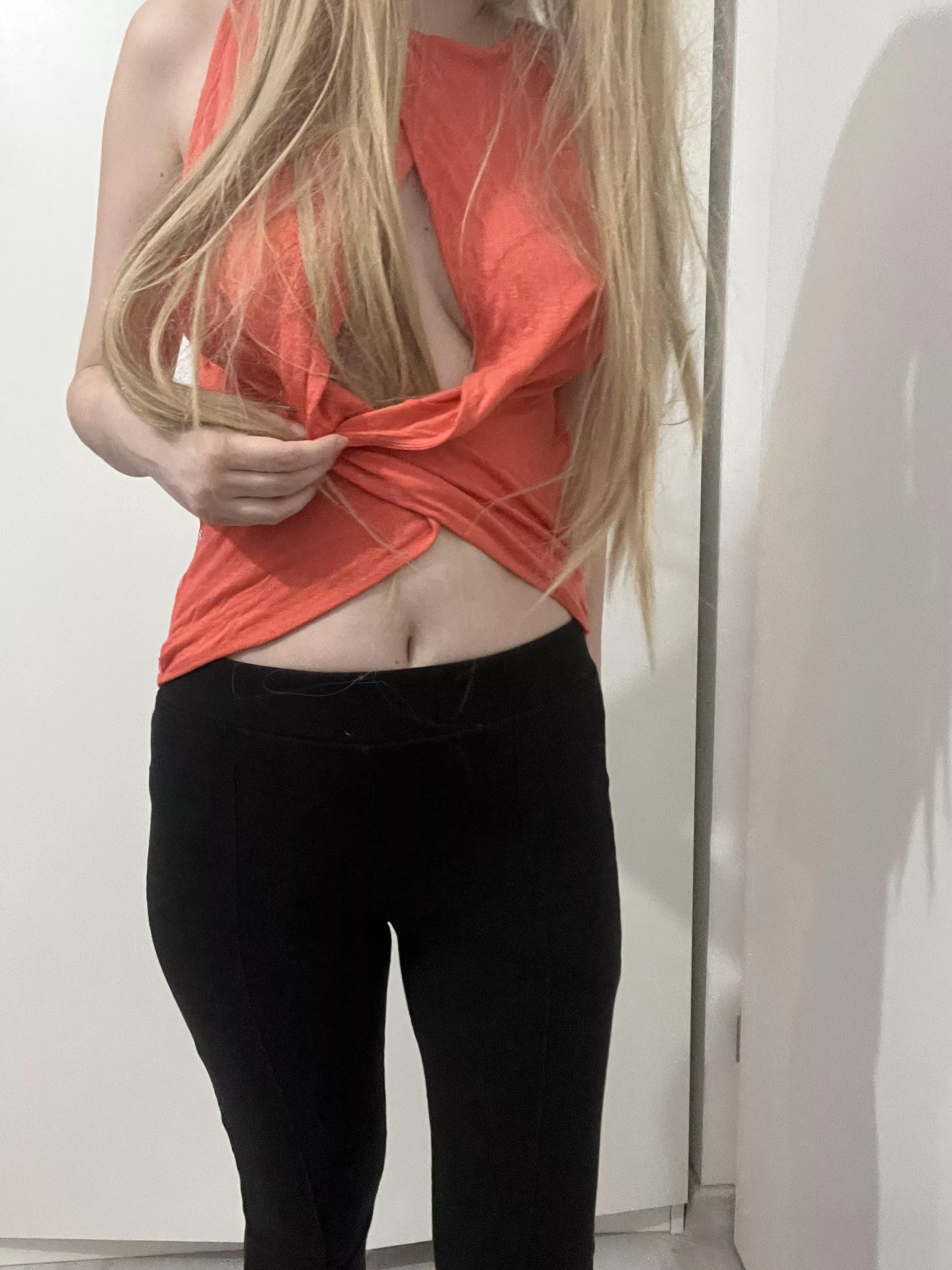 Sexy girl posted by kinkyhotdreams