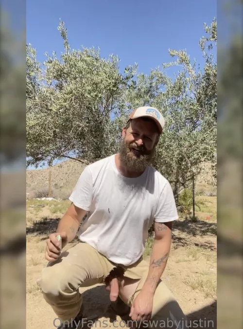 The HGTV carpenter pants are falling apart! by whateveroksure