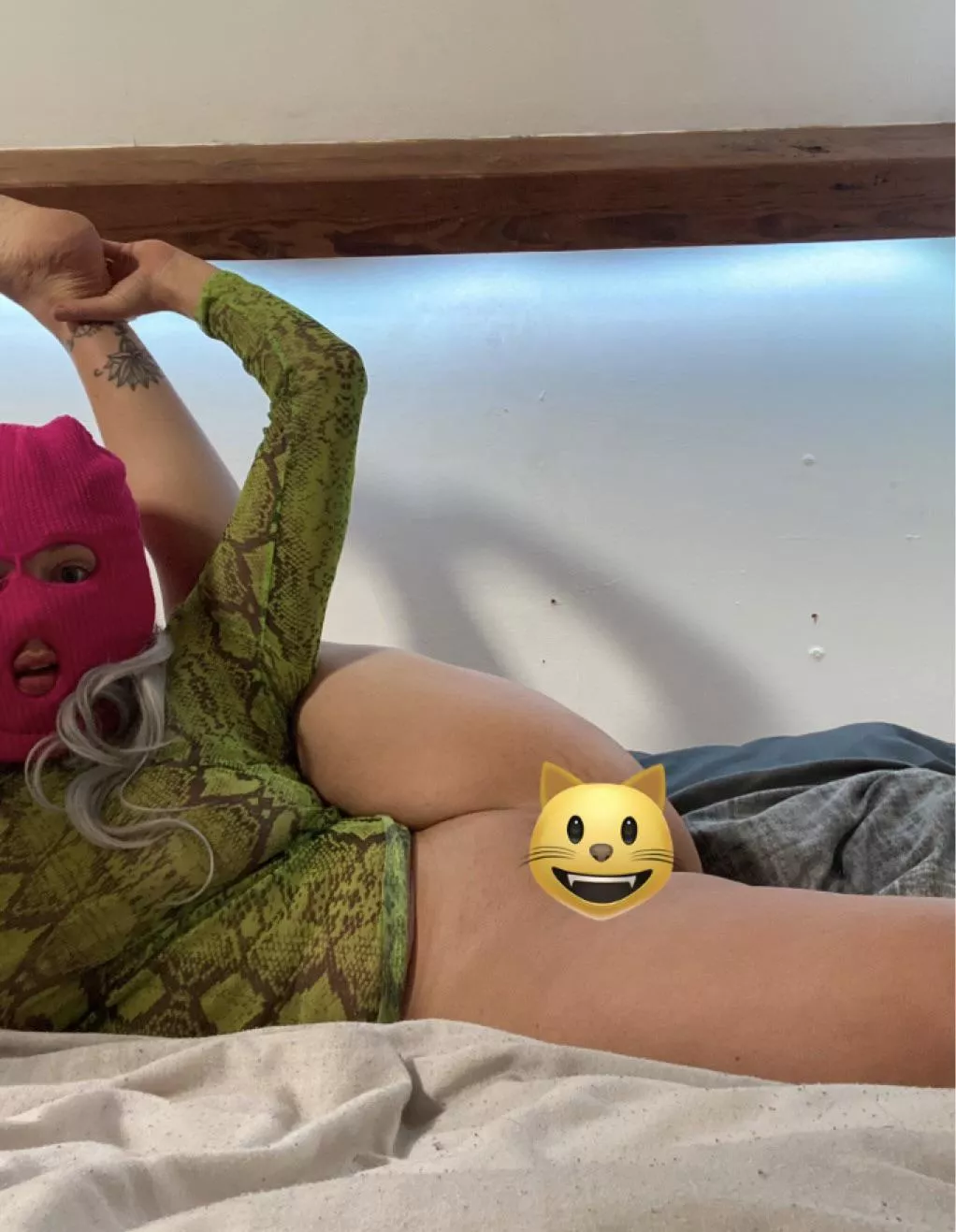 Waiting for you to come over posted by louise69milf