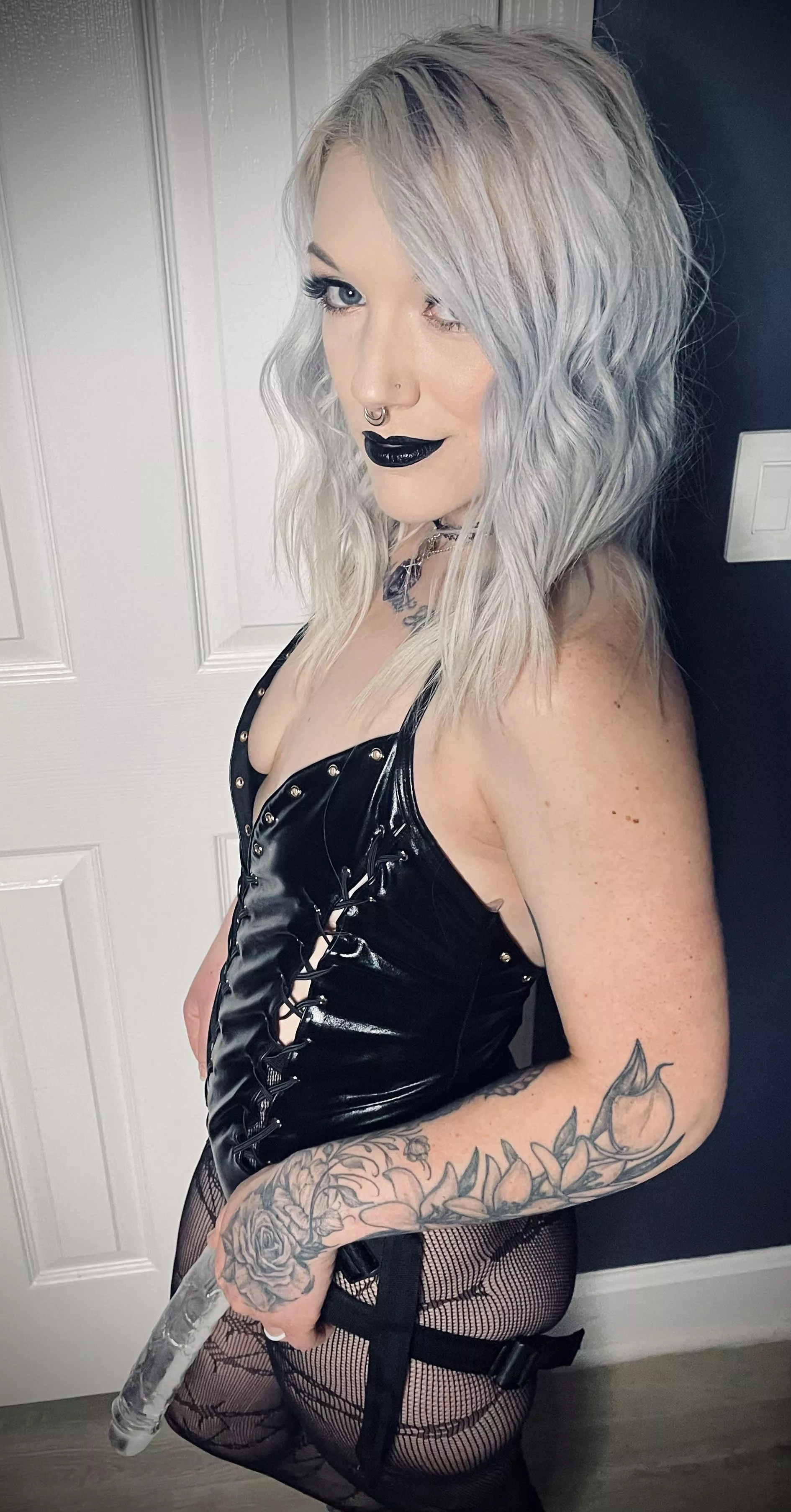 What? It’s not that big 😏 posted by OFLilyRose093