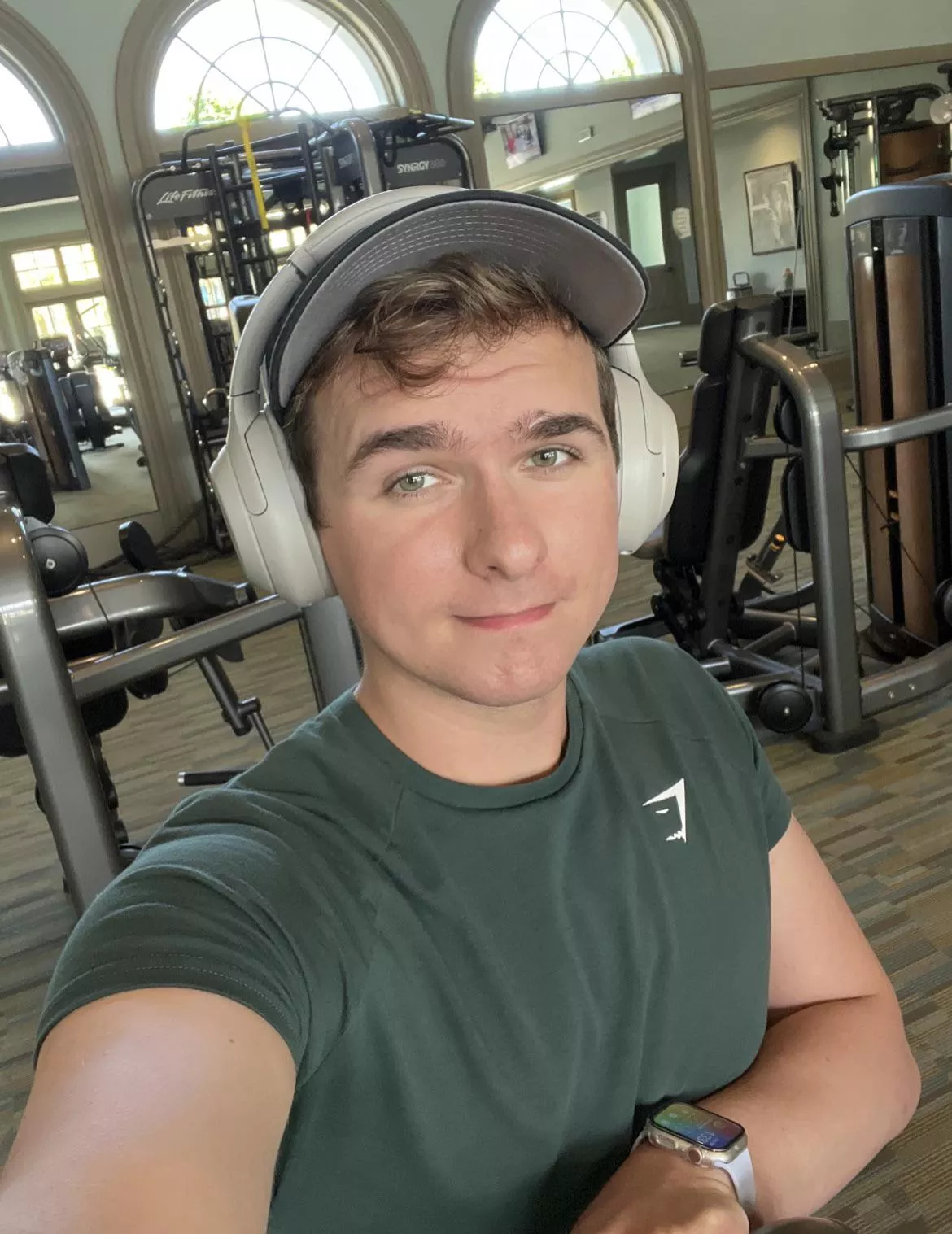 22 m hope everyone is having a good Tuesday 😋 posted by Eros0820Venus