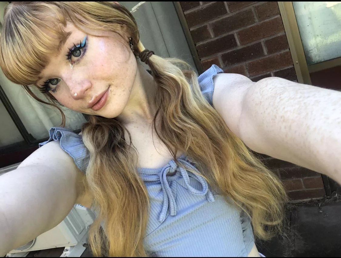 23f natural ginger + freckles !! posted by pocketpixxie
