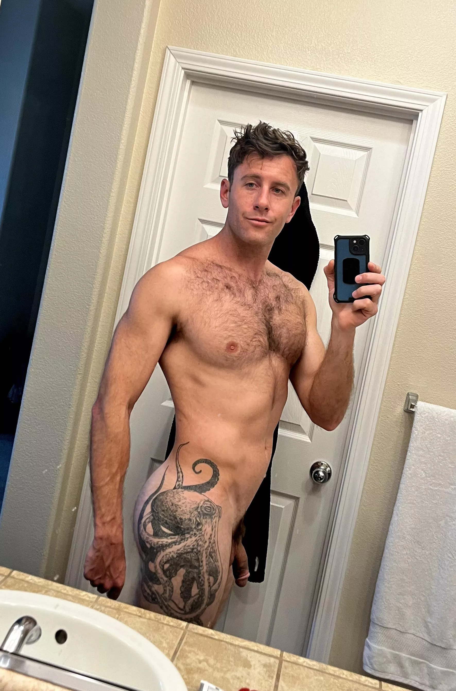 [32] Feeling myself tonight 😉 posted by SoCalledGosling