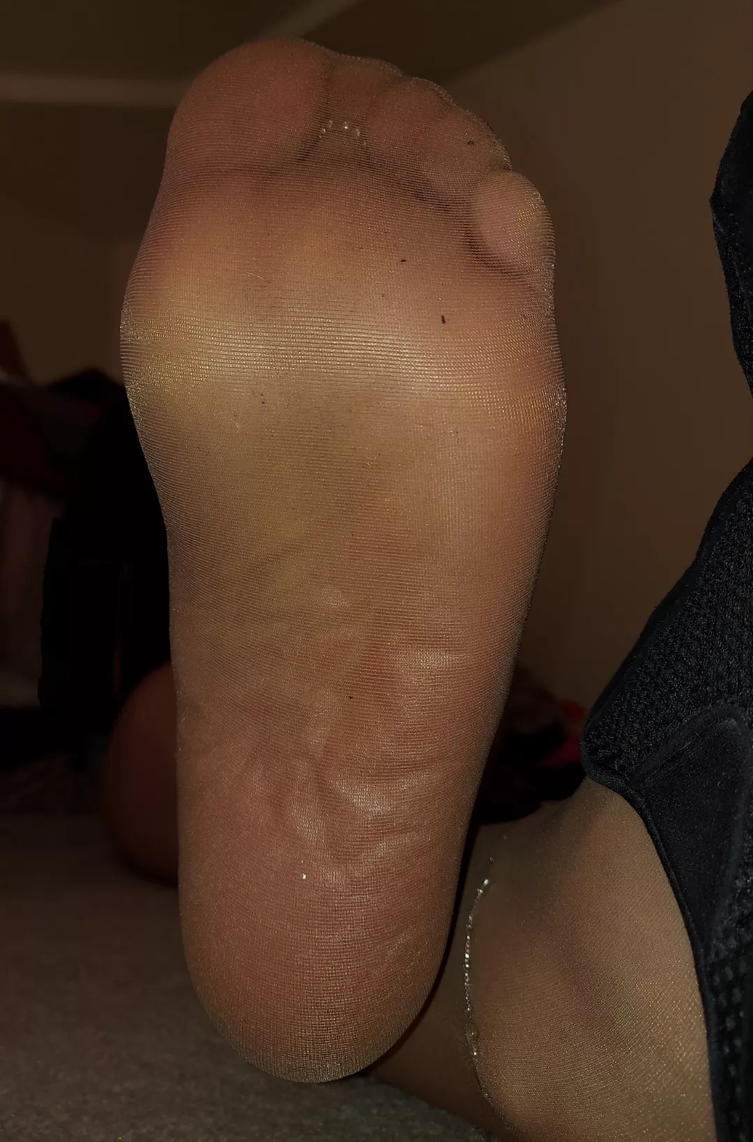 After work and a brisk walk in pantyhose all day! Who wants a sample❓️👃🍆 posted by HolliesHose