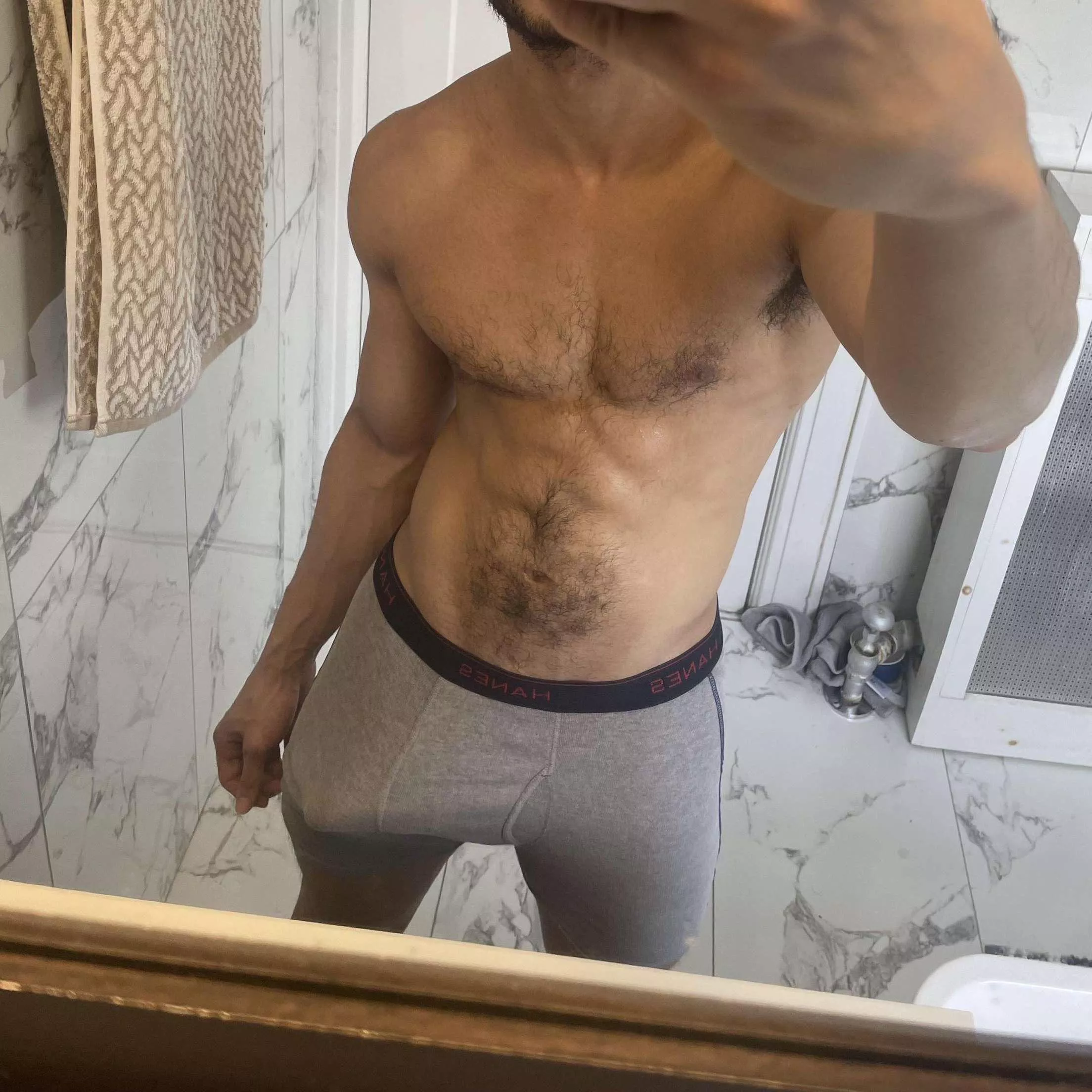 Any cougars on the prowl? 🐆 posted by Character_Wrap_9996