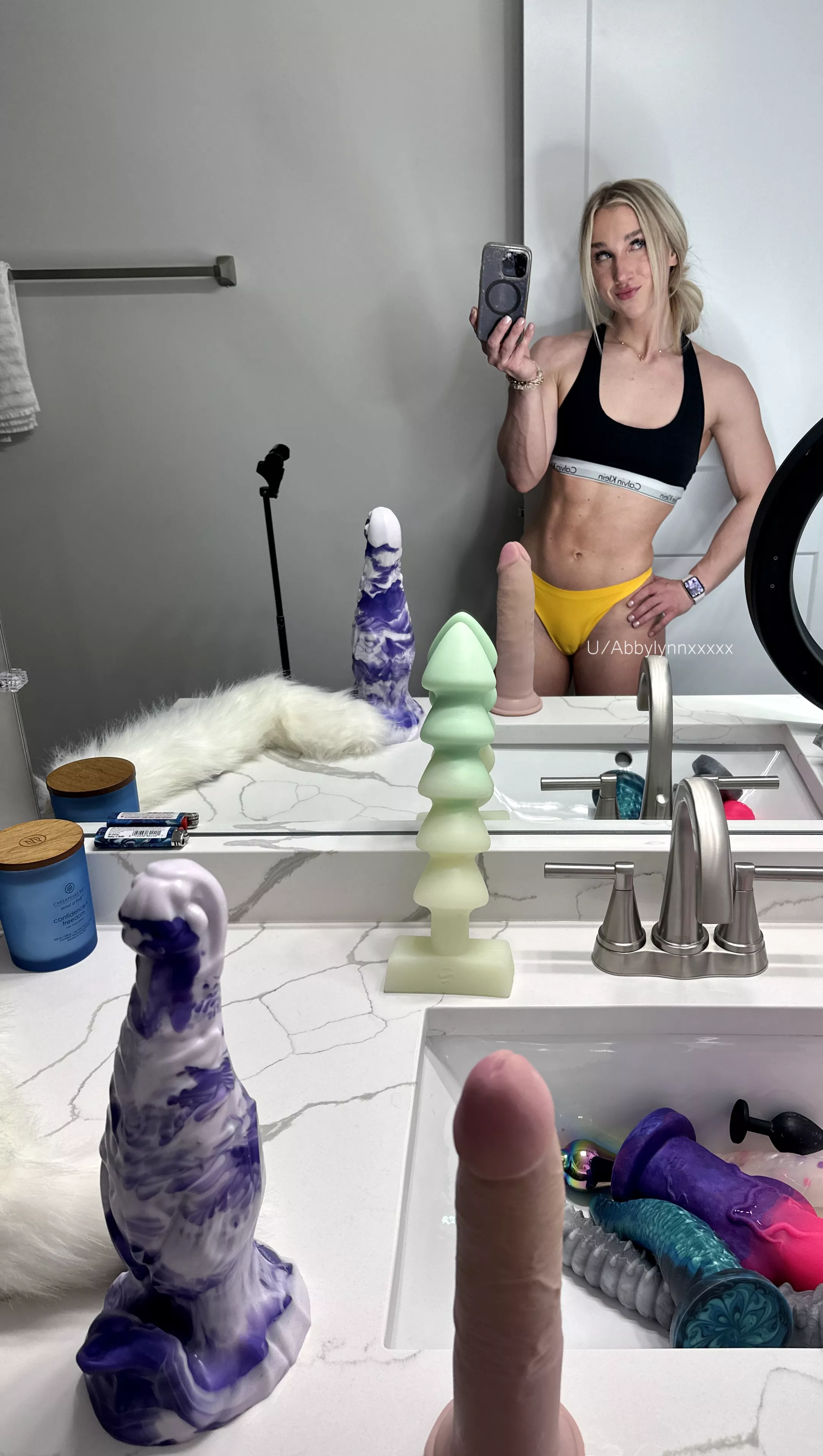 cleaning.... posted by abbylynnxxxxx