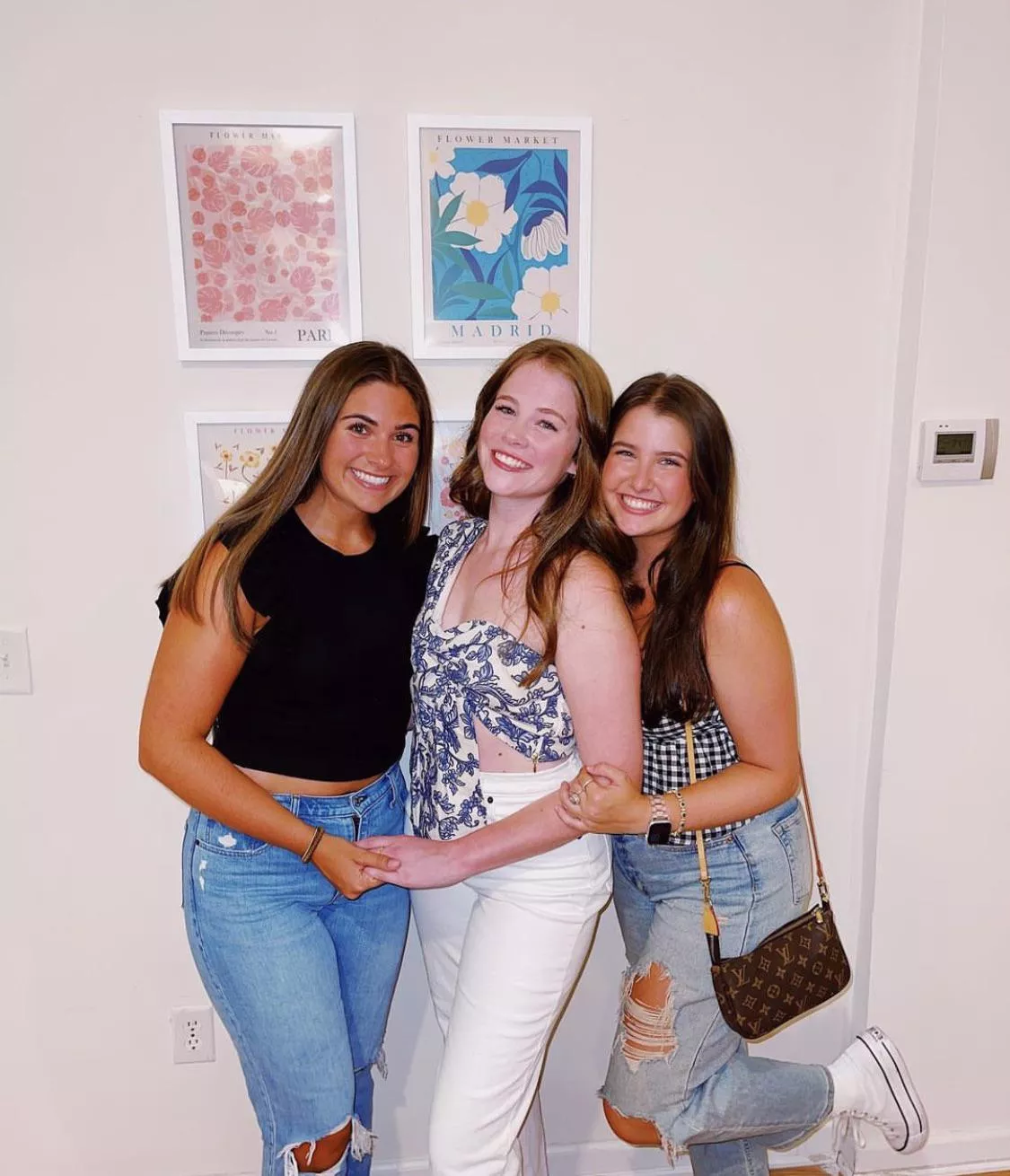 Cute roommates posted by knightplayaa