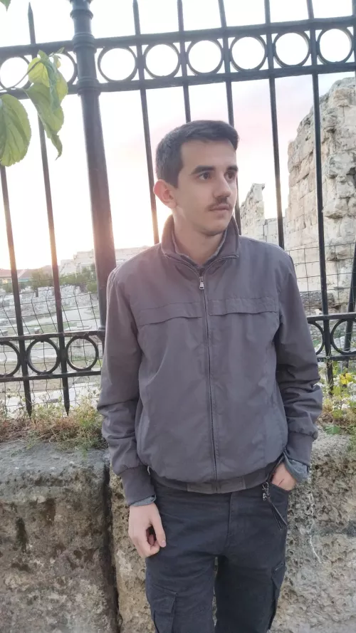 Do I Look alright? by Axaxou