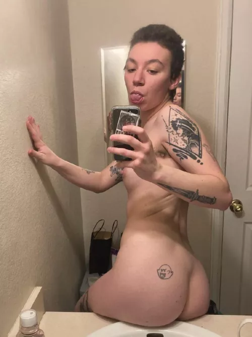 Do y'all like butts here too? by SlvttyGoblin