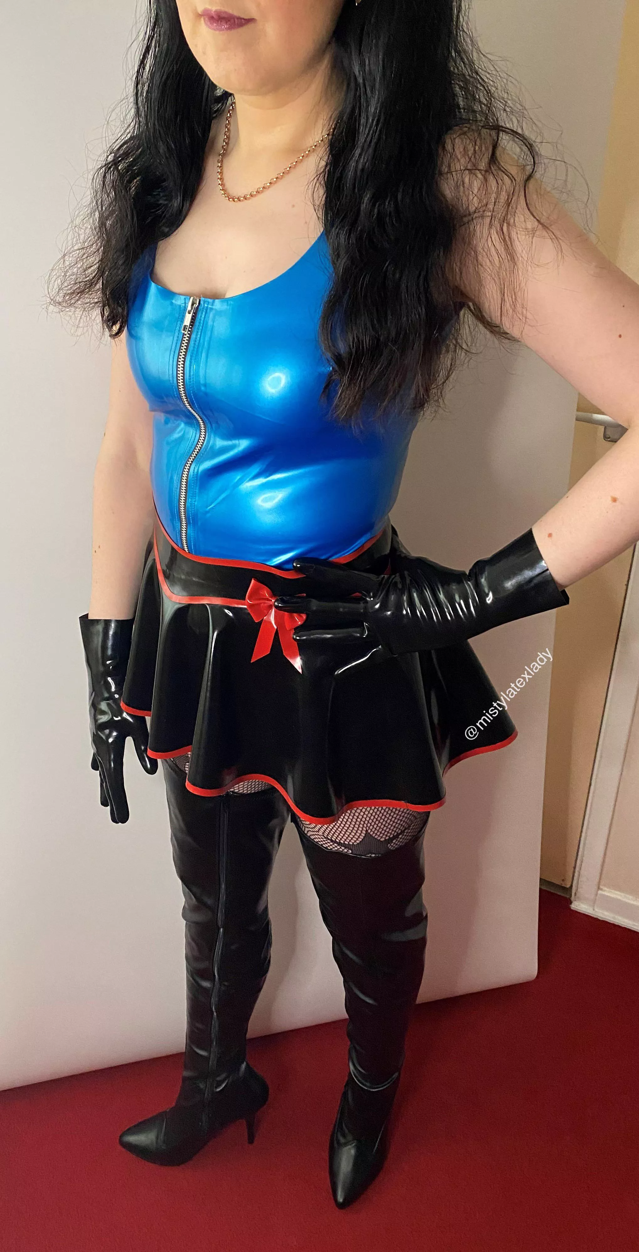 Don’t keep me waiting! posted by MistylatexLady