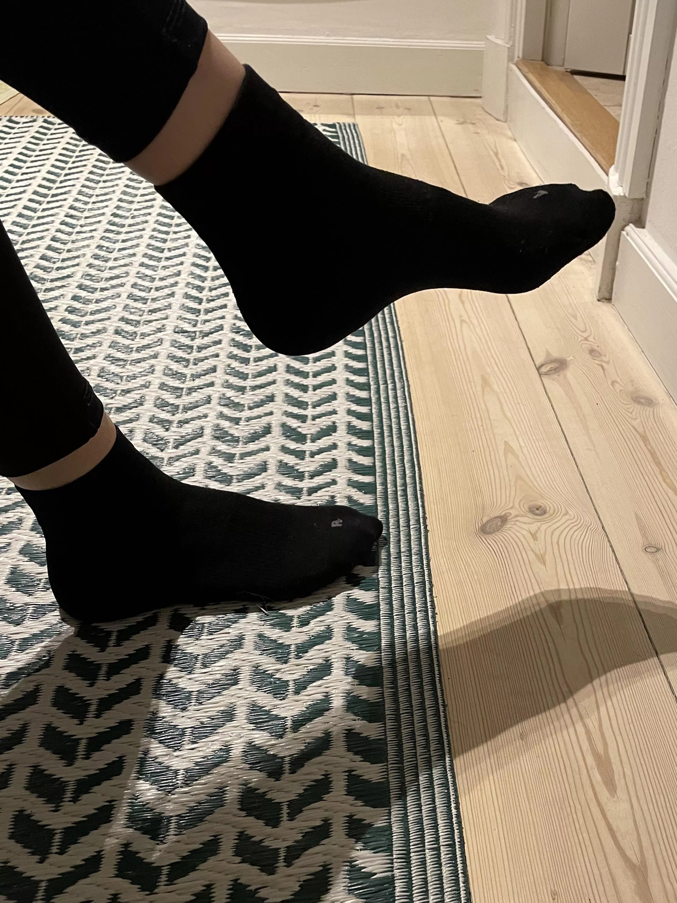 (F) first post here, hope you like sweaty running socks 🥵 posted by Smilasfeet