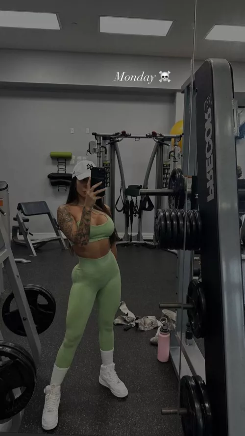 [F] Hard and soft in all the right places ;) by Sufficient_Judge368