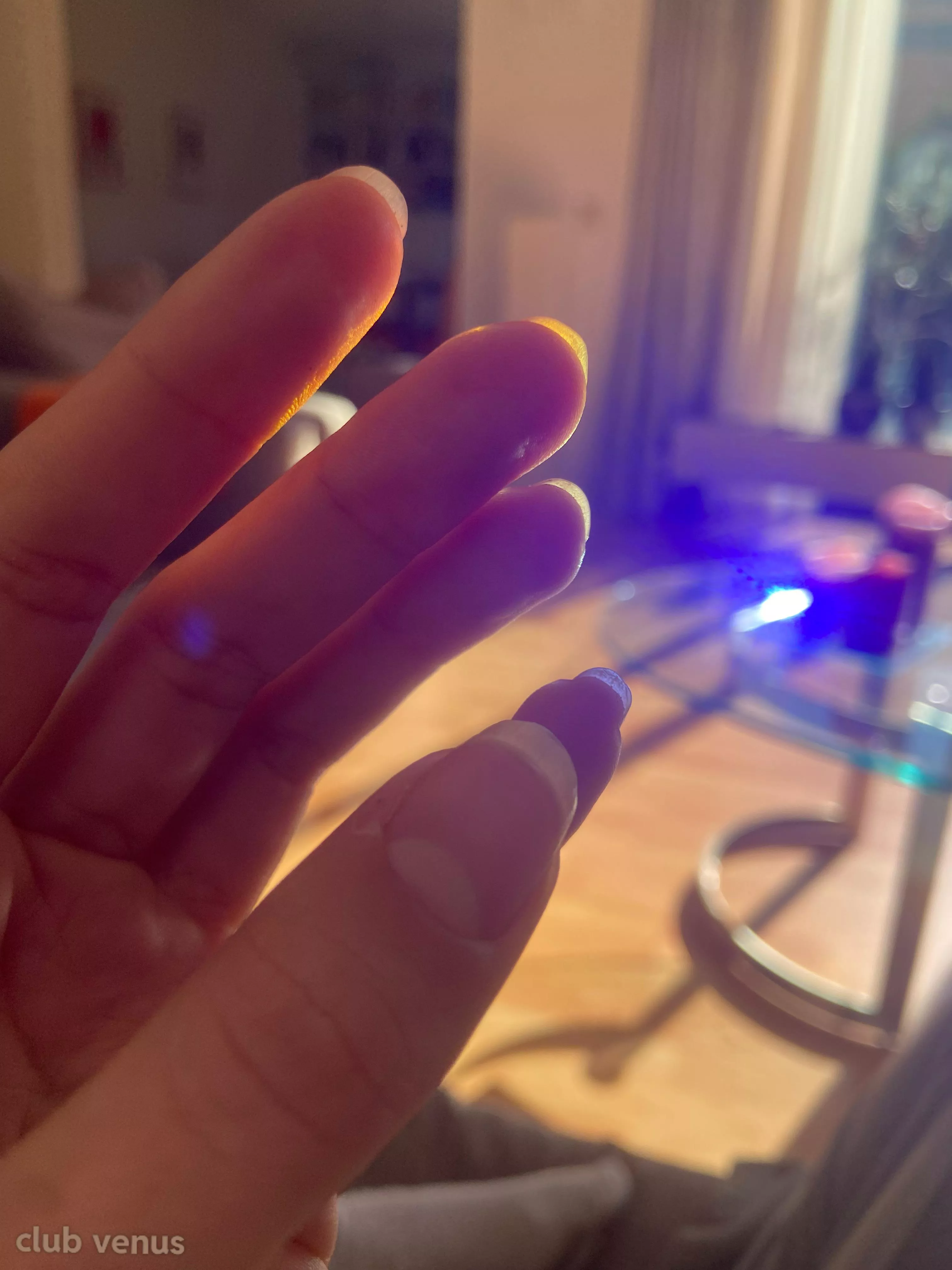 Fingers Light Work posted by VenusFootsteps