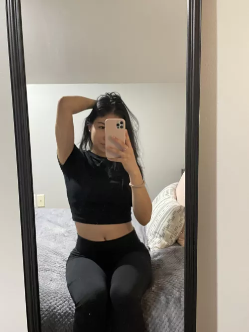 Getting ready for the gym ☺️ by isabelladyn