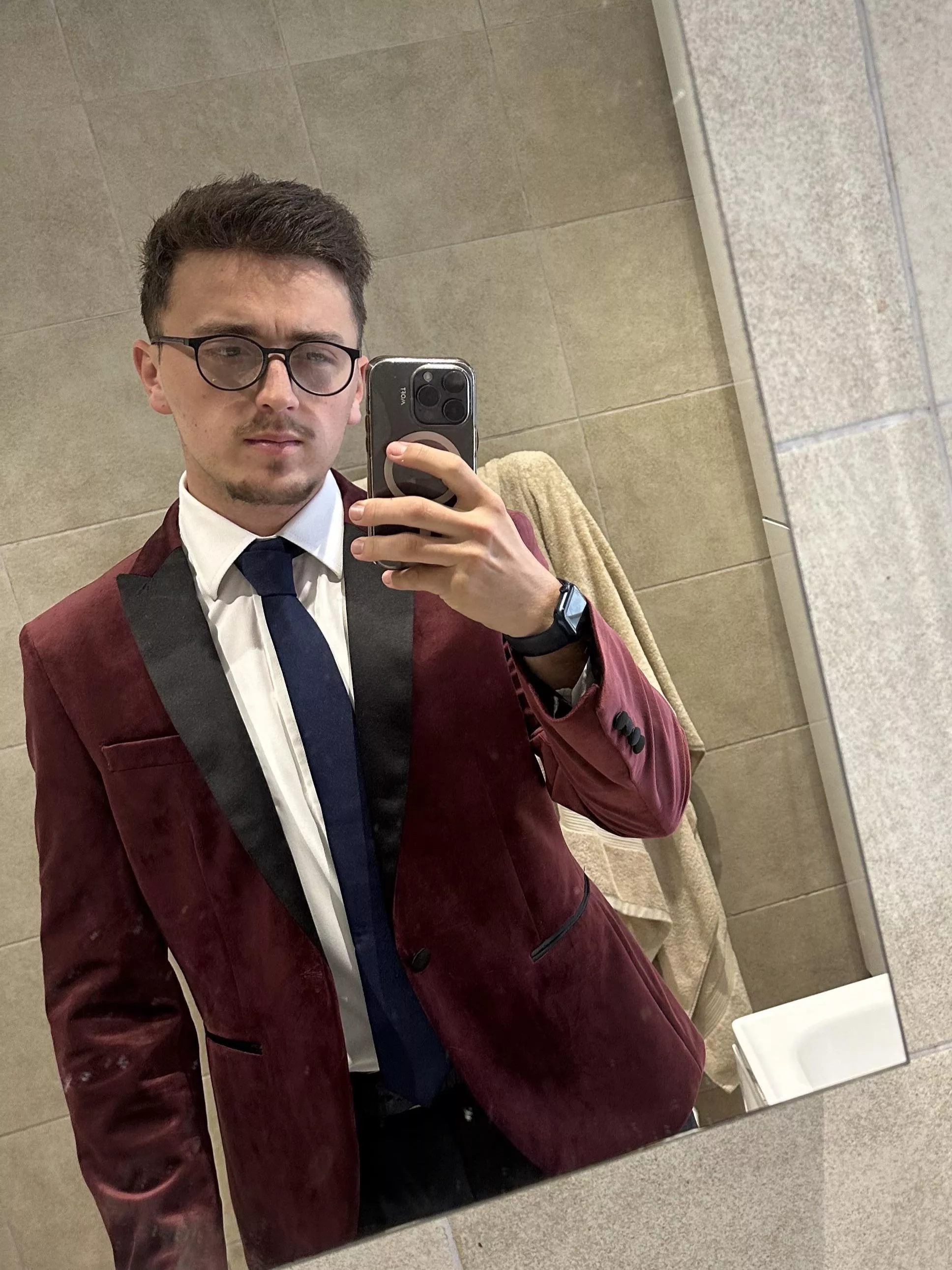 Glasses a Good Look? posted by MCBRADDERZ