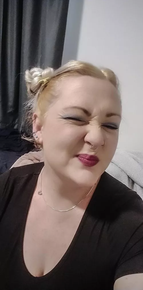 HAPPY tuesday! by RachelSquirts_1104