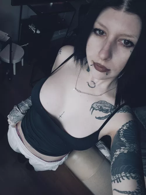 I hate the sun by JoanneWinterss