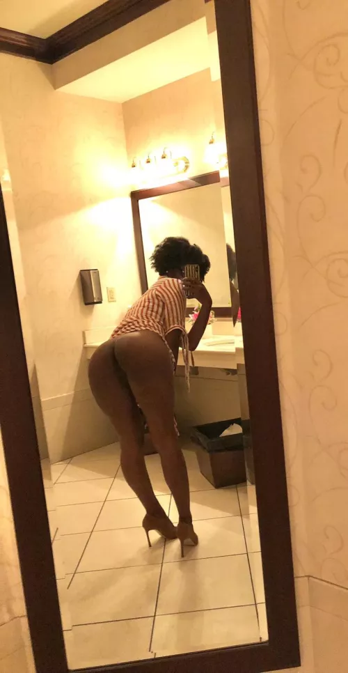 if we do it quick we may not get caught! by sienasunflowerx