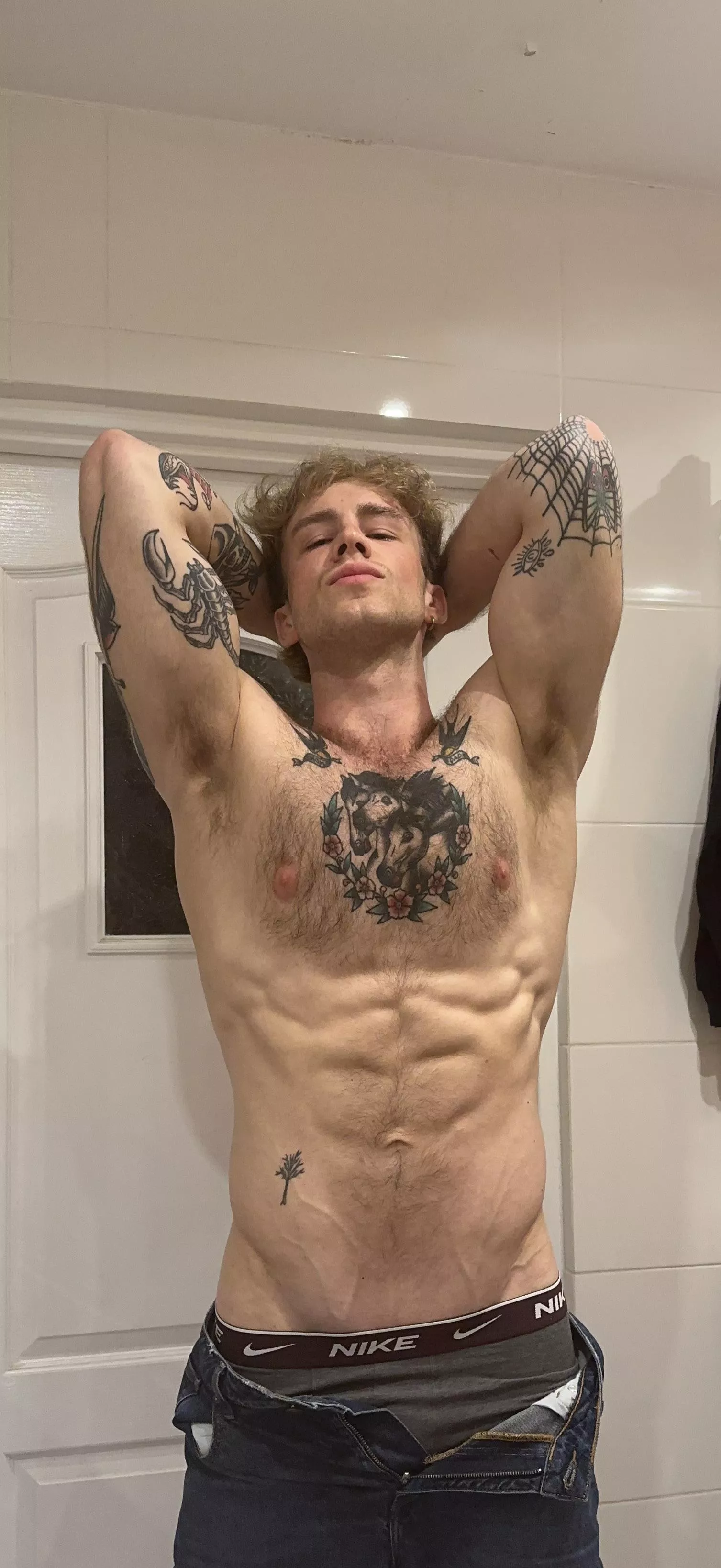 Is that a sexy pose posted by haael12