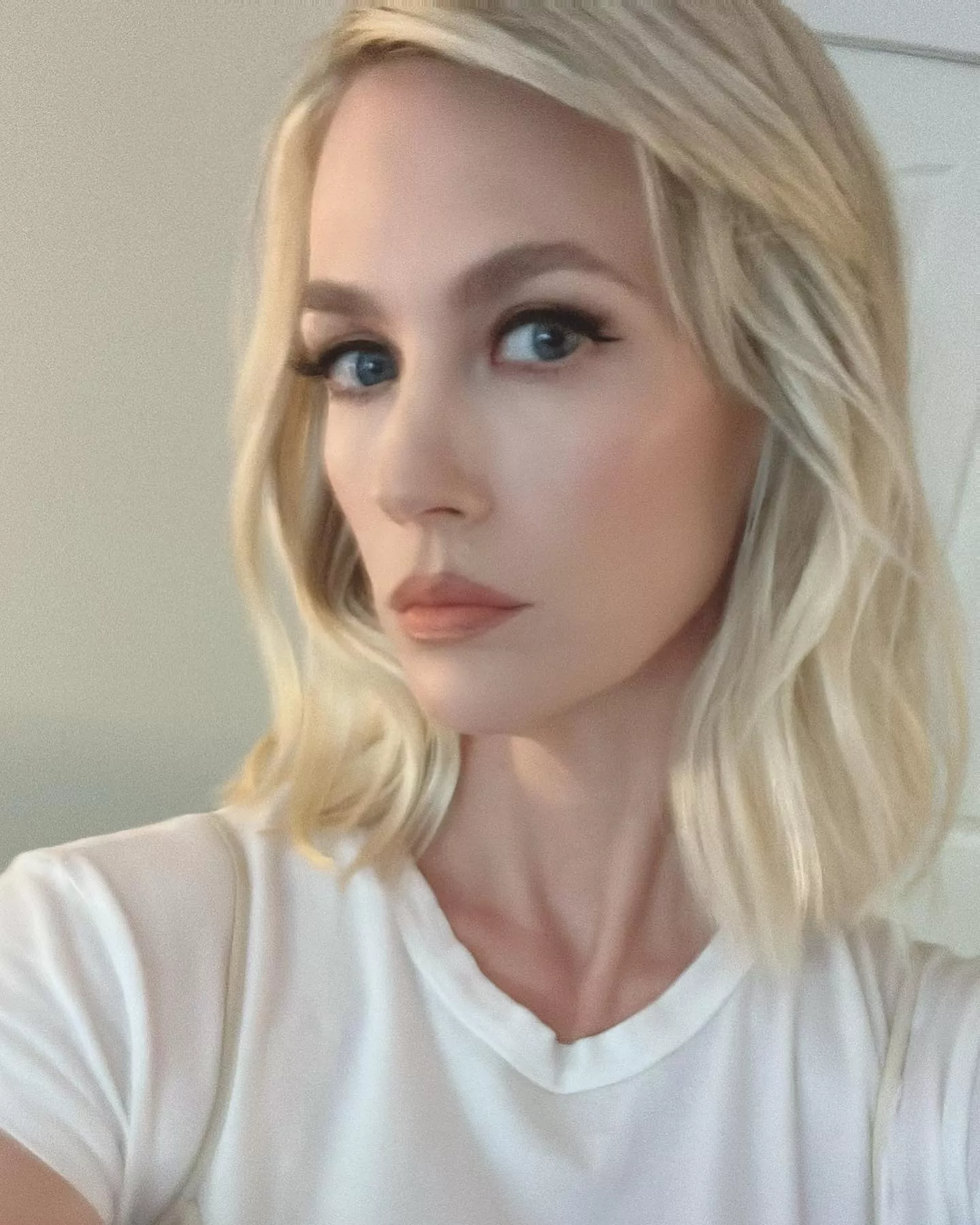 January Jones posted by tedshuo