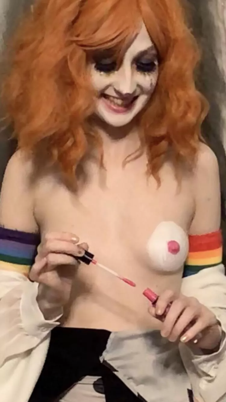 Just a Clowngirl working on her self portrait! posted by Manicpixiepanties