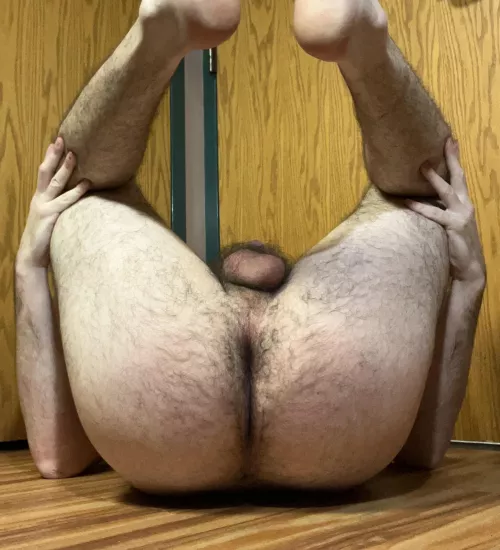 Legs up for daddy (21M) DMs welcome by asmr136