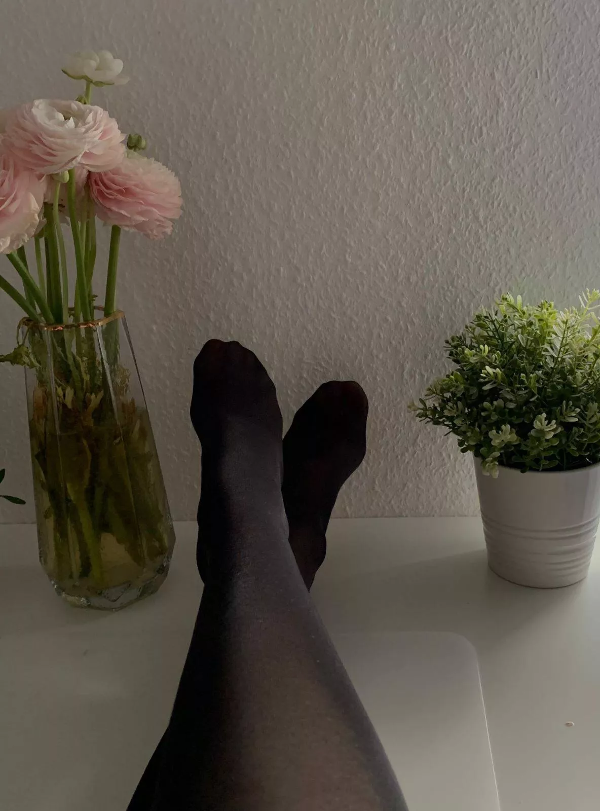 My boss gave me a raise after I put my feets on his desk like this posted by Lauraaalove