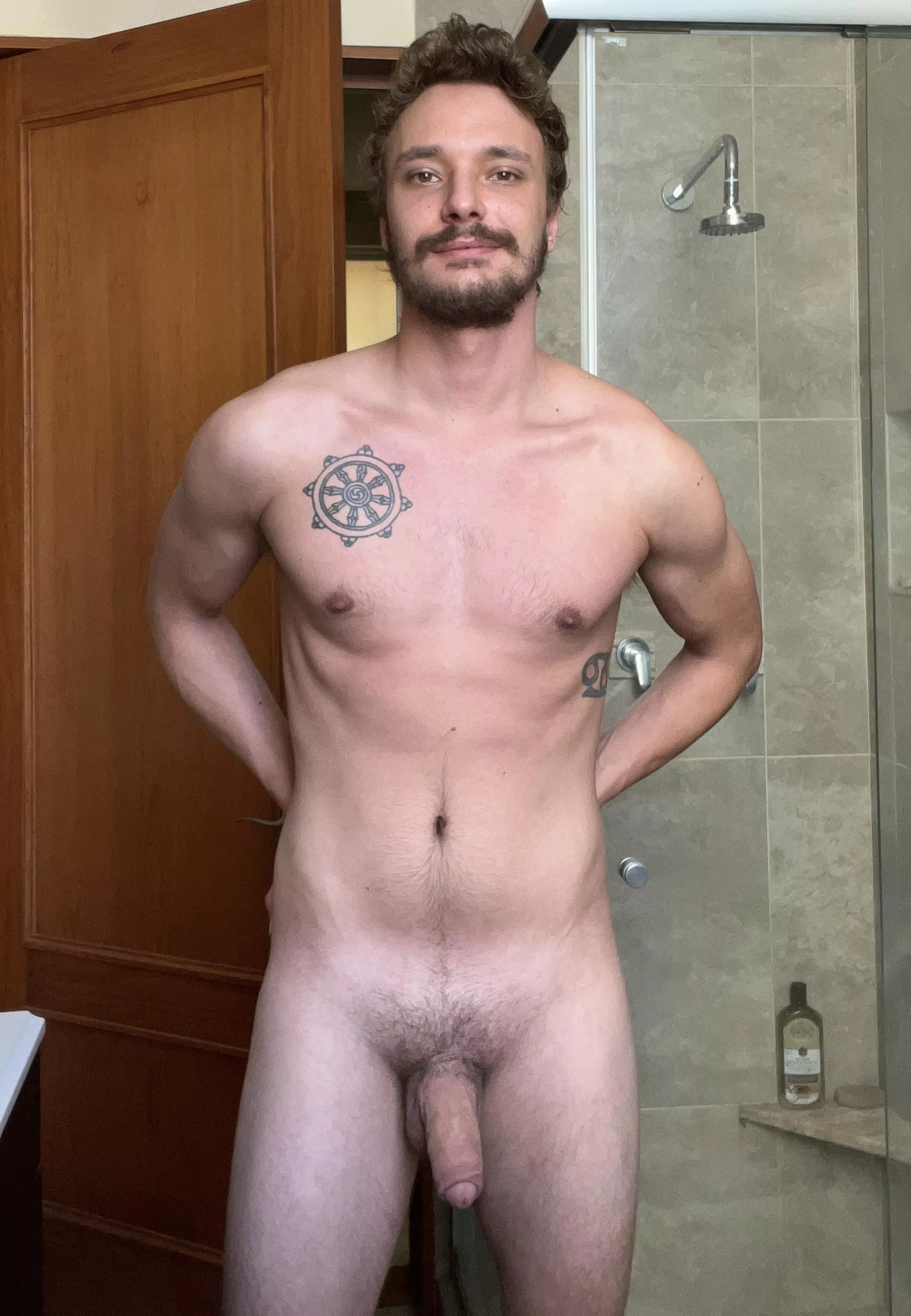 Pre-shower chubby posted by flukeluke69