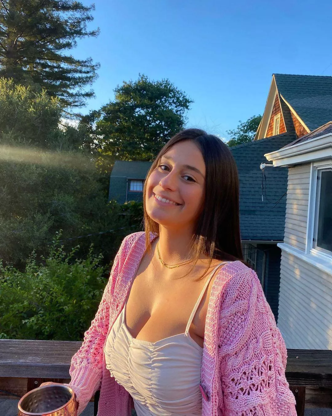 Stunning Babe posted by PandaBrew246