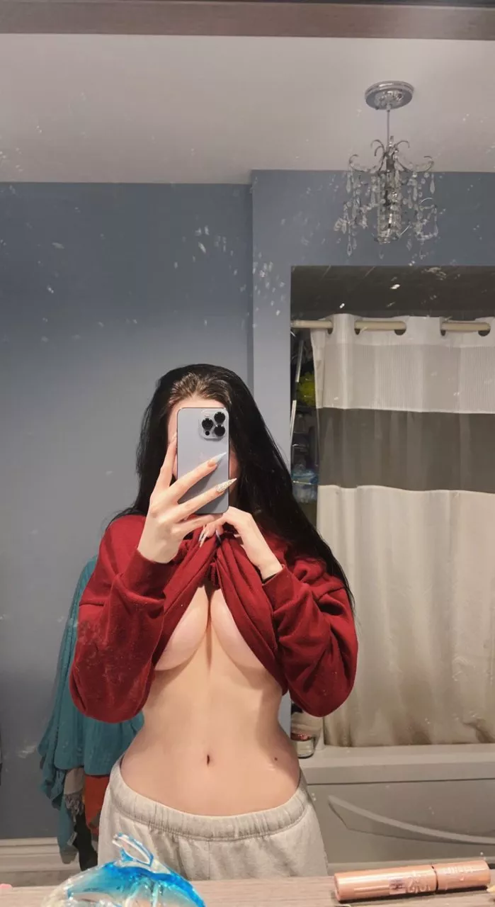 We love a good mirror selfie. posted by BeautifulBella09