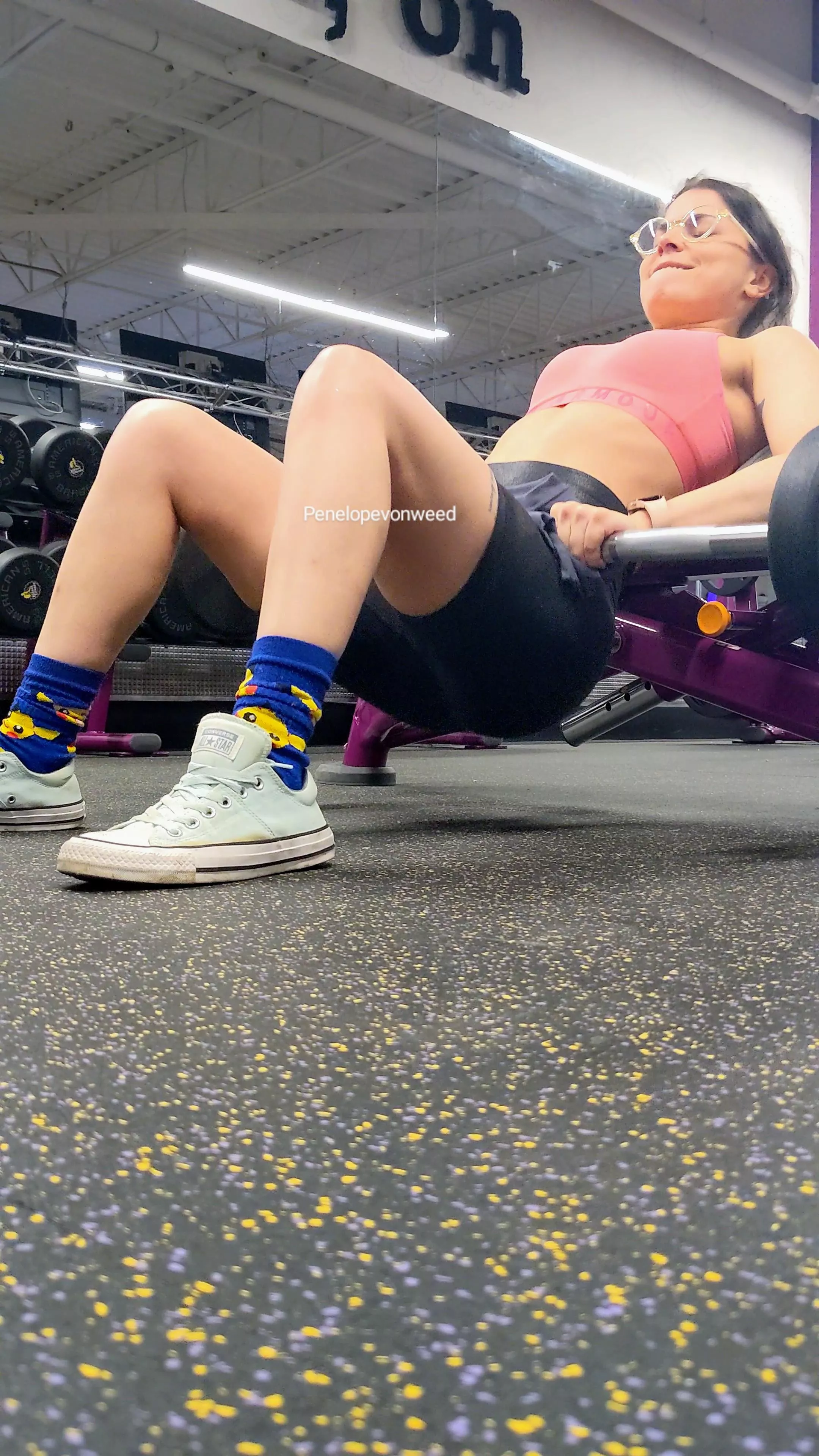 What's your weight? I(f) you tell me, I'll make sure I can thrust it 😈😘 posted by Penelopevonweed