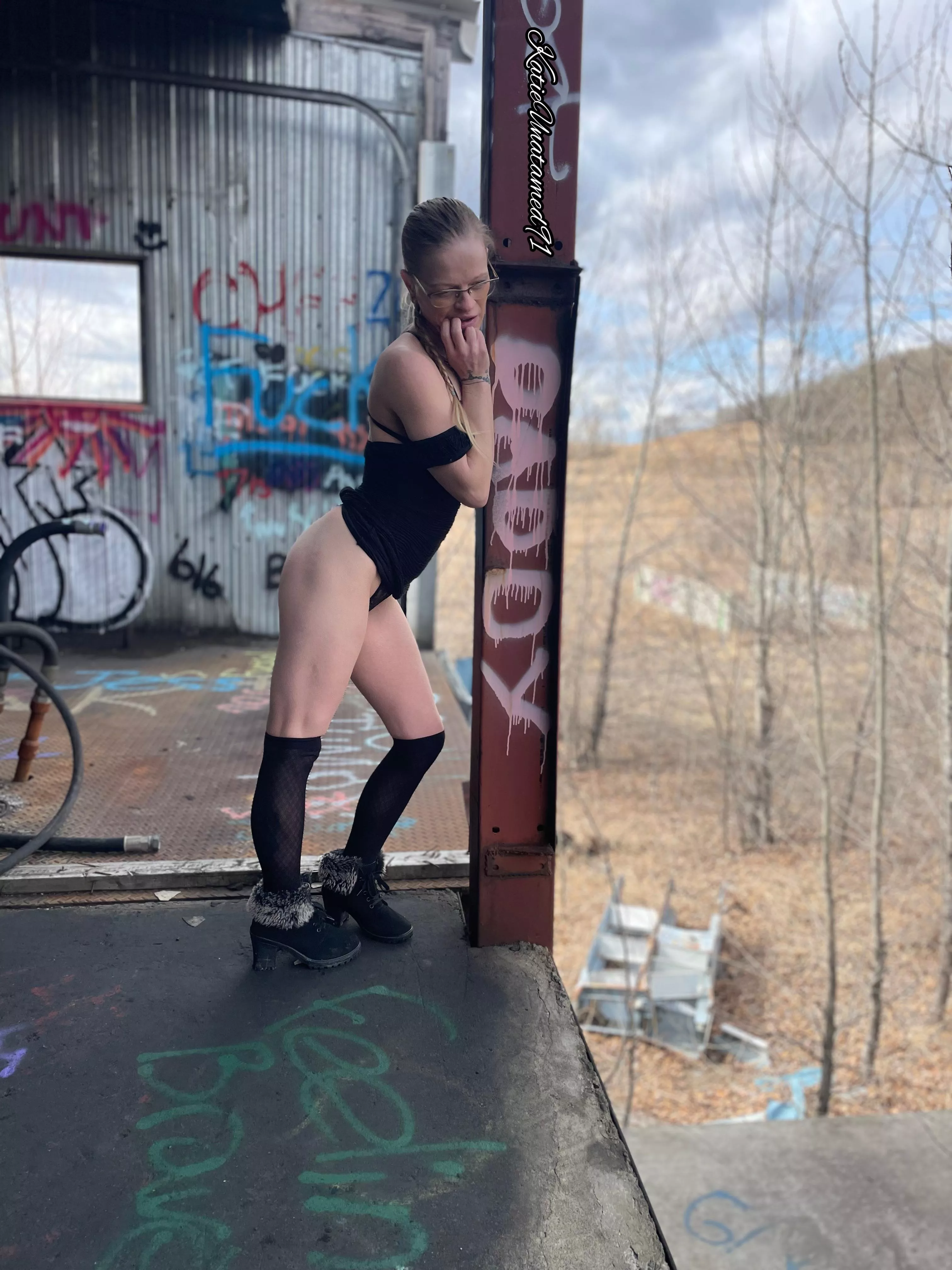 When the universe provides the canvas. posted by KatieUntamed91