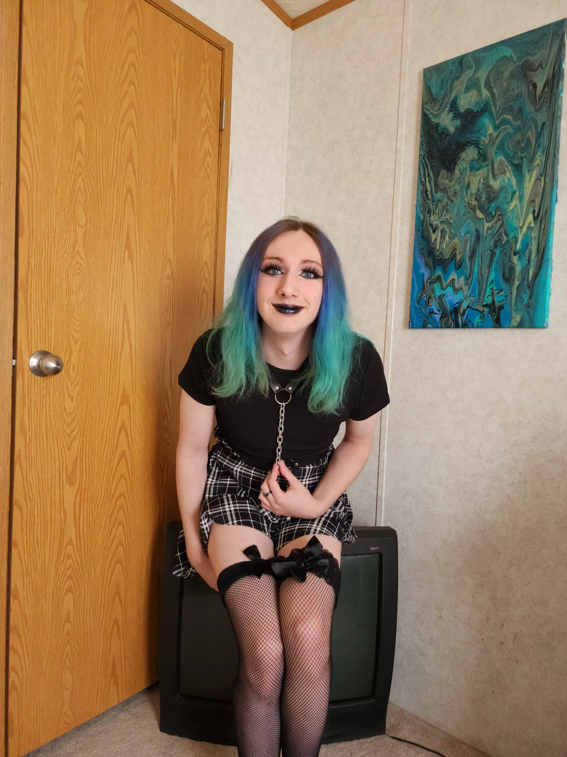 Who's coming too hot topic with me? posted by Mariana--Trench