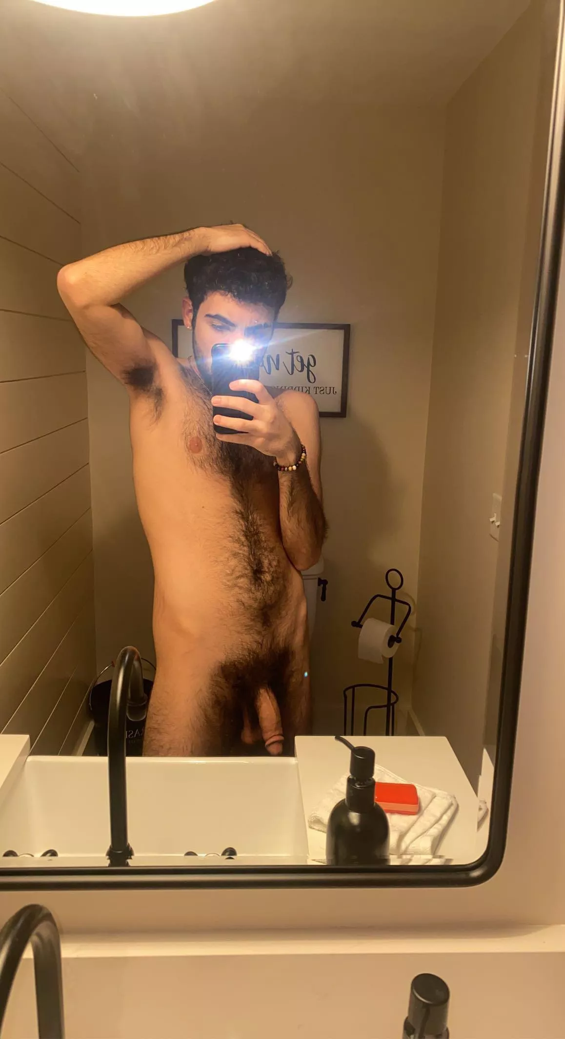 20 usa hairy looking for longterm buds:) plz be hairy and from usa feet+++ ijuty5580 posted by hairyguy2002